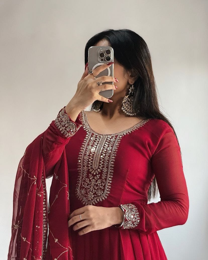 Red lehnga