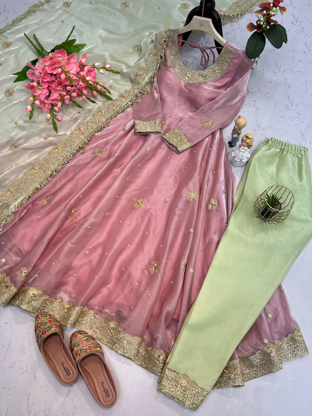 Jimmy Choo lehnga